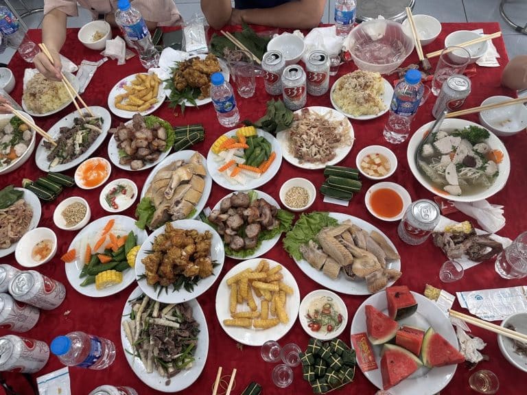 Lễ hội Lam Kinh và nem chua Thanh Hóa trên mâm cỗ truyền thống