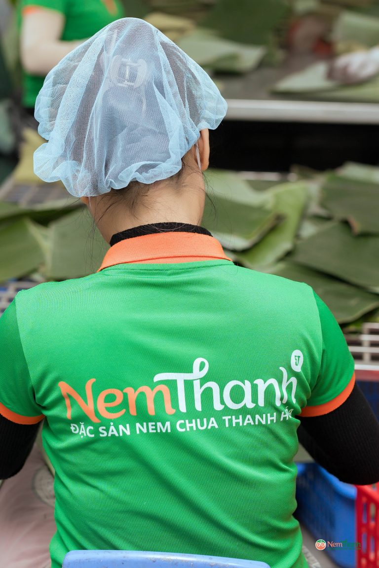 Nem chua ngâm 48 tiếng — bí quyết để đúng độ chua thanh ngọt hậu