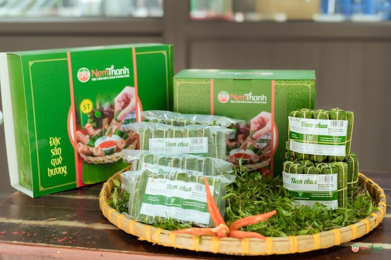 Nem chua Thọ Xuân mua về cho con cháu dịp hè sum họp