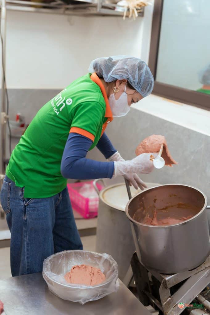 Đặt nem chua Thanh Hóa trước 27/7 — nhận đúng ngày sum họp