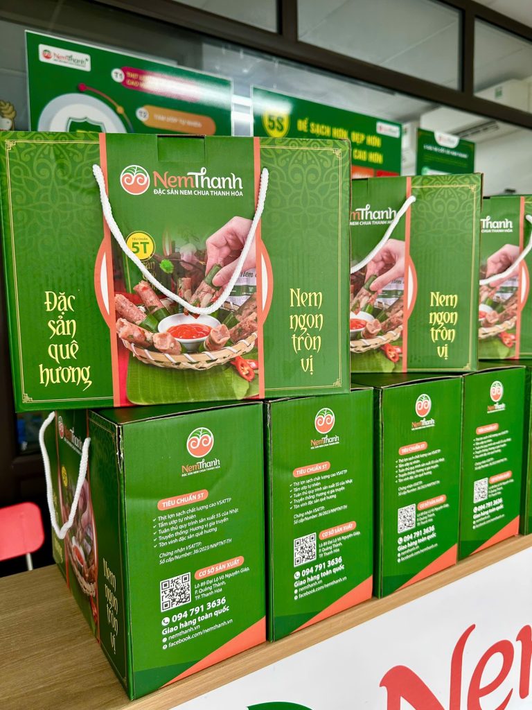 Lá chuối bọc nem và nắng cuối hè ở Thọ Xuân, Thanh Hóa